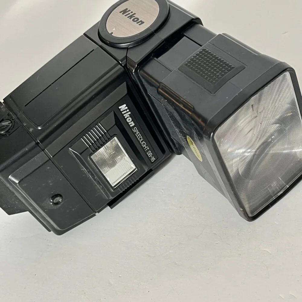 Camera Flash Lot Nikon Canon Vivitar 35mm & Digital Cameras